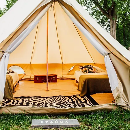 The Spot - 200m De La *