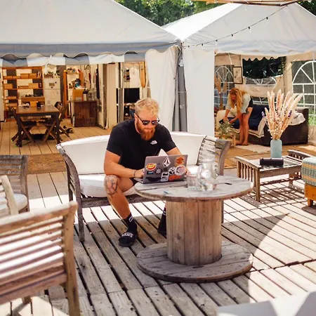 The Spot - 200m De La